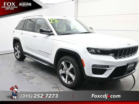 Used 2023 Jeep Grand Cherokee Limited w/ Trailer Tow Prep Group (B) image 2