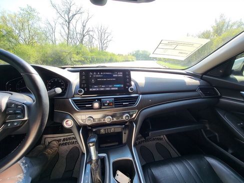 Used 2018 Honda Accord Touring image 13