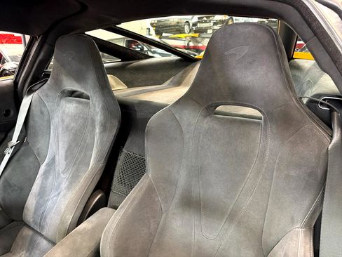 Used 2019 McLaren 720S image 21
