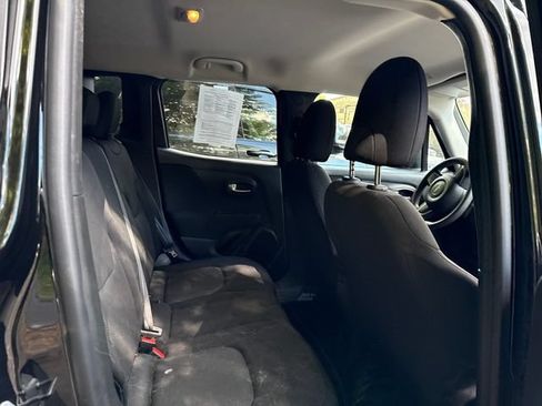 Used 2019 Jeep Renegade Sport w/ Sport Appearance Group FWD image 10