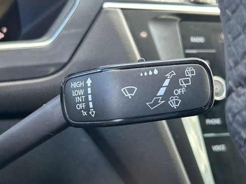 Certified 2024 Volkswagen Tiguan SE R-Line FWD image 25