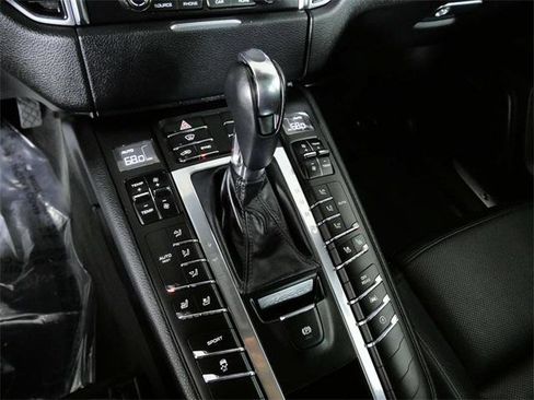 Used 2017 Porsche Macan S image 19