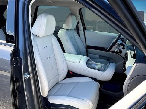 New 2026 Hyundai Palisade Calligraphy FWD image 8
