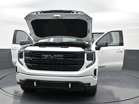 Used 2024 GMC Sierra 1500 Elevation w/ LPO, Elevation Black Package AWD/4WD image 33