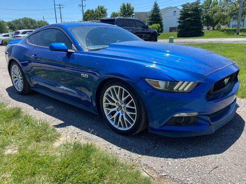 Used 2017 Ford Mustang GT w/ GT Performance Package RWD image 7