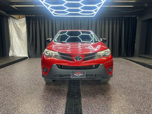 Used 2015 Toyota RAV4 LE AWD/4WD image 2