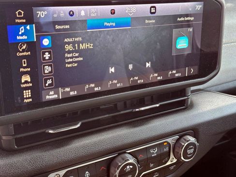 Used 2024 Jeep Wrangler Unlimited Sport image 16