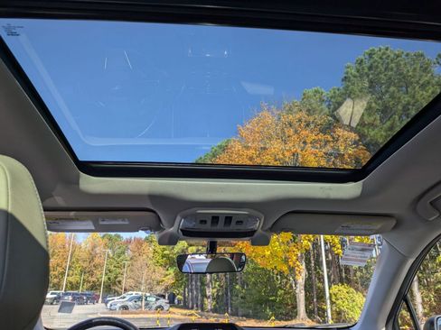 Used 2022 Subaru Ascent Limited w/ Technology Package image 25