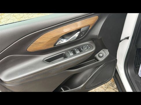 Certified 2021 GMC Terrain SLE w/ Driver Convenience Package image 6