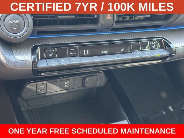 Used 2024 Toyota Prius XLE FWD image 22
