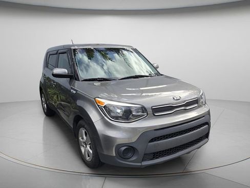 Used 2019 Kia Soul w/ Convenience Package FWD image 4