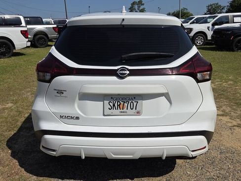 Used 2023 Nissan Kicks S FWD image 12