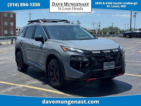 Used 2026 Nissan Rogue SV AWD/4WD image 1