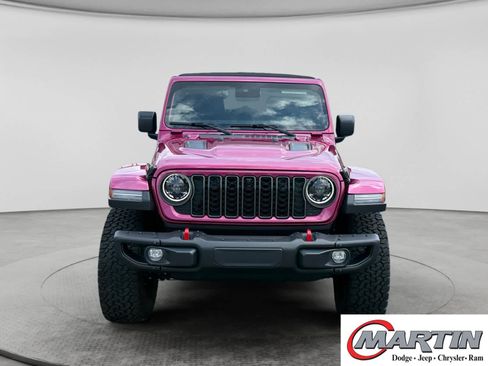 Used 2024 Jeep Wrangler Unlimited Rubicon AWD/4WD image 2