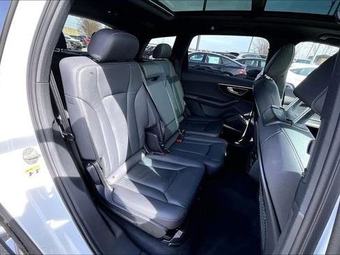 Used 2025 Audi Q7 3.0T Premium Plus AWD/4WD image 38