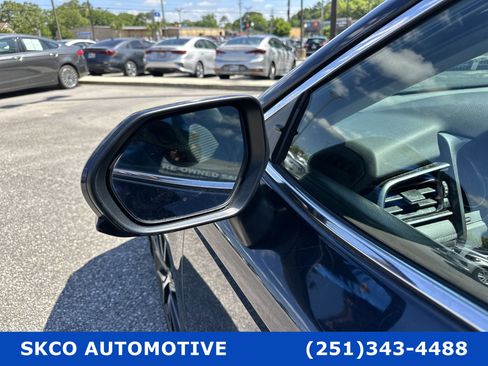 Used 2021 Toyota Camry SE image 10