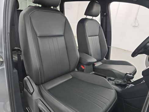 Certified 2023 Volkswagen Tiguan SE R-Line image 10