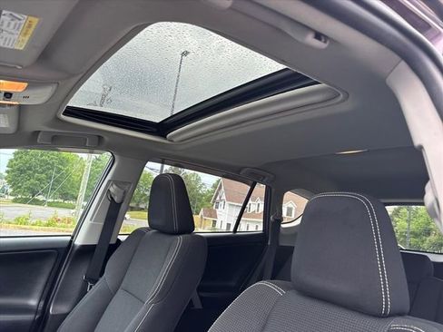 Used 2017 Toyota RAV4 XLE FWD image 25