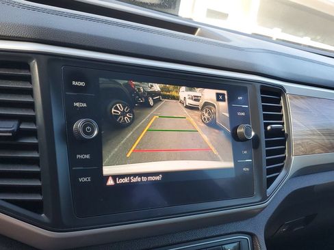 Used 2021 Volkswagen Atlas Cross Sport SE FWD image 20