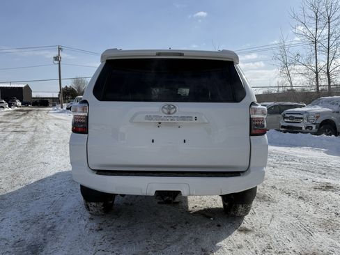 Used 2023 Toyota 4Runner SR5 Premium image 4