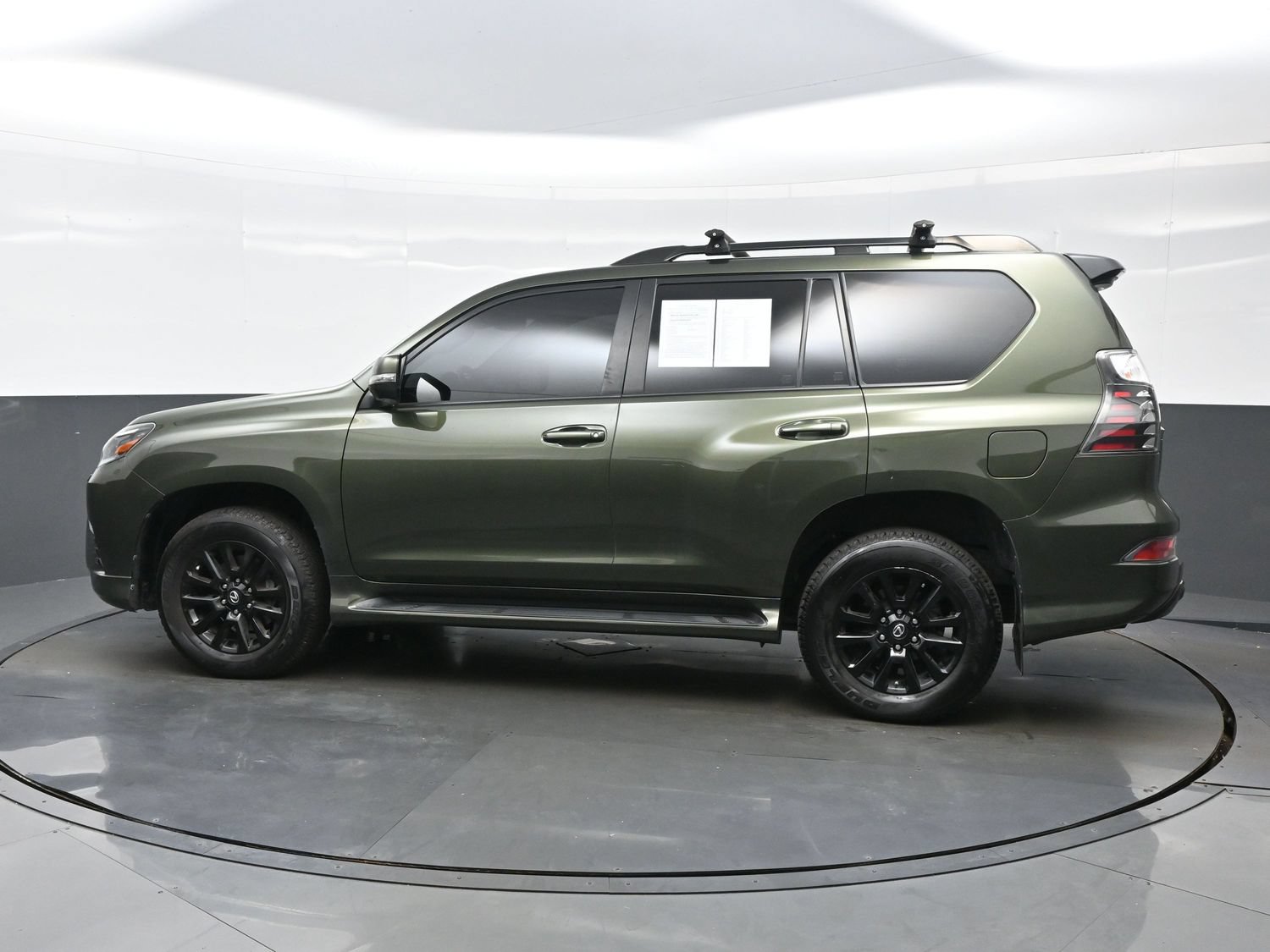 Used 2023 Lexus GX 460 w/ Black Line Special Edition AWD/4WD image 3
