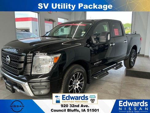 Used 2021 Nissan Titan SV w/ SV Convenience Package AWD/4WD image 5