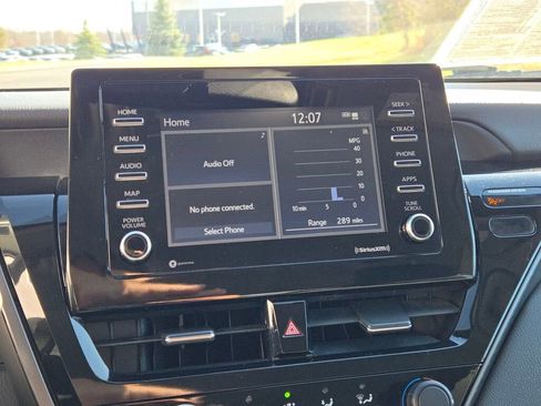 Used 2021 Toyota Camry LE image 22