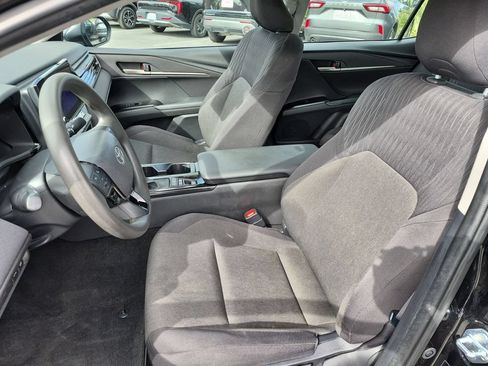 Used 2025 Toyota Camry Hybrid FWD image 25