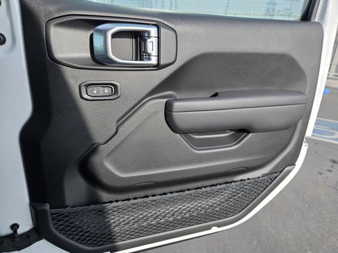 New 2026 Jeep Gladiator Sport image 36