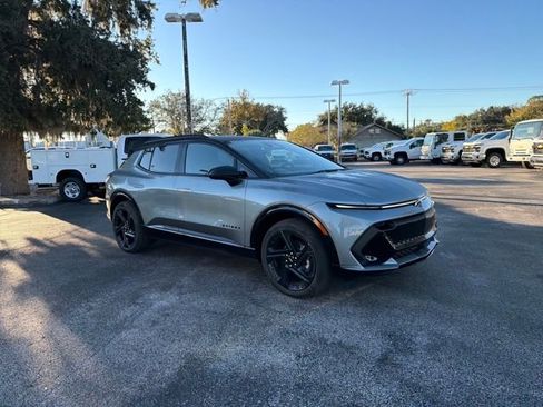 New 2026 Chevrolet Equinox EV RS image 16