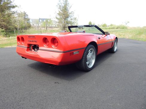 Used 1988 Chevrolet Corvette Convertible RWD image 40