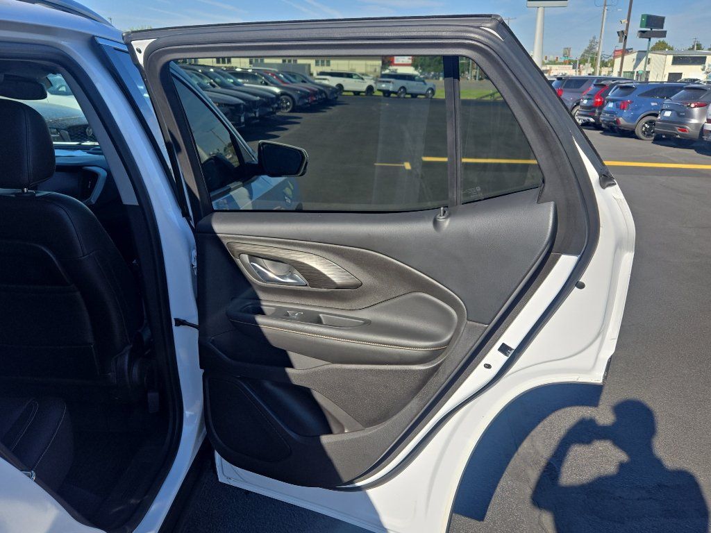 Used 2018 GMC Terrain SLT AWD/4WD image 16