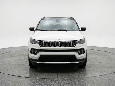 Used 2025 Jeep Compass Limited image 2