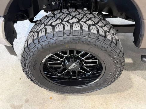 Used 2017 Ford F350 Lariat image 13