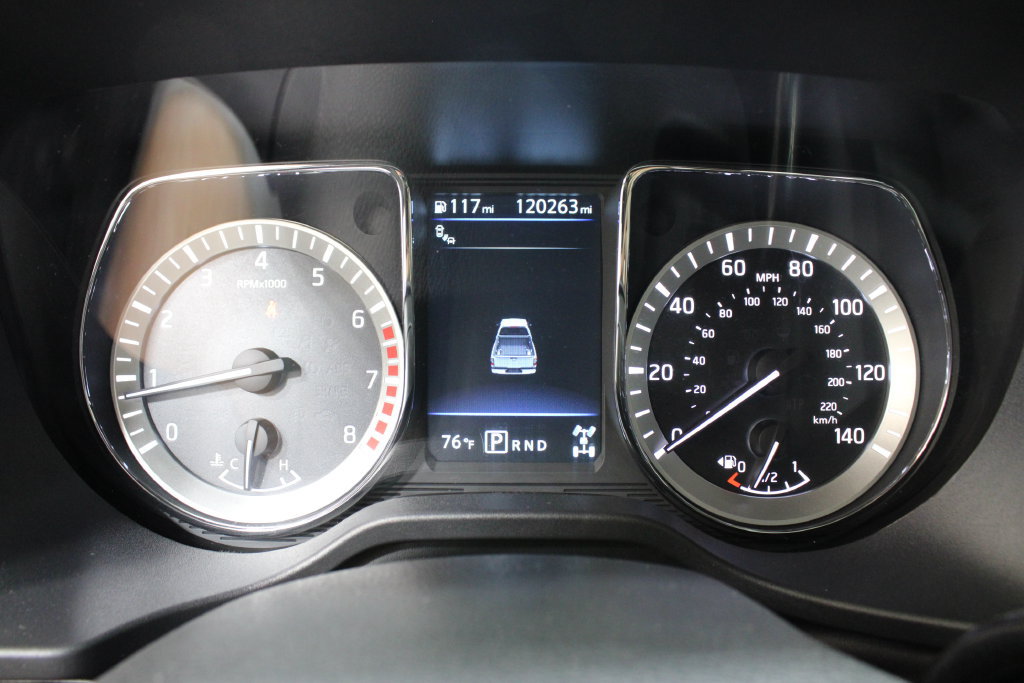 Used 2019 Nissan Titan SV w/ SV Convenience Package AWD/4WD image 10