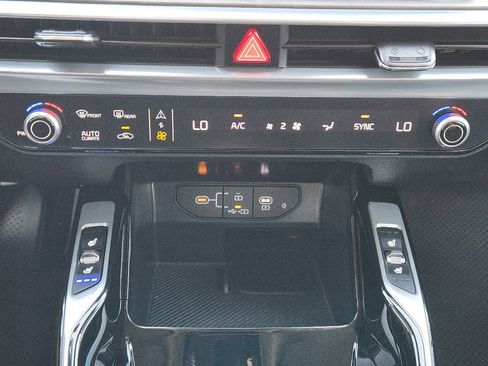 New 2025 Kia Sorento SX image 14