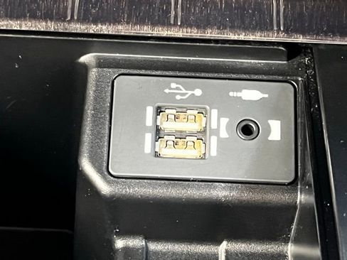 Used 2022 Lexus GX 460 Premium w/ Premium Package image 22