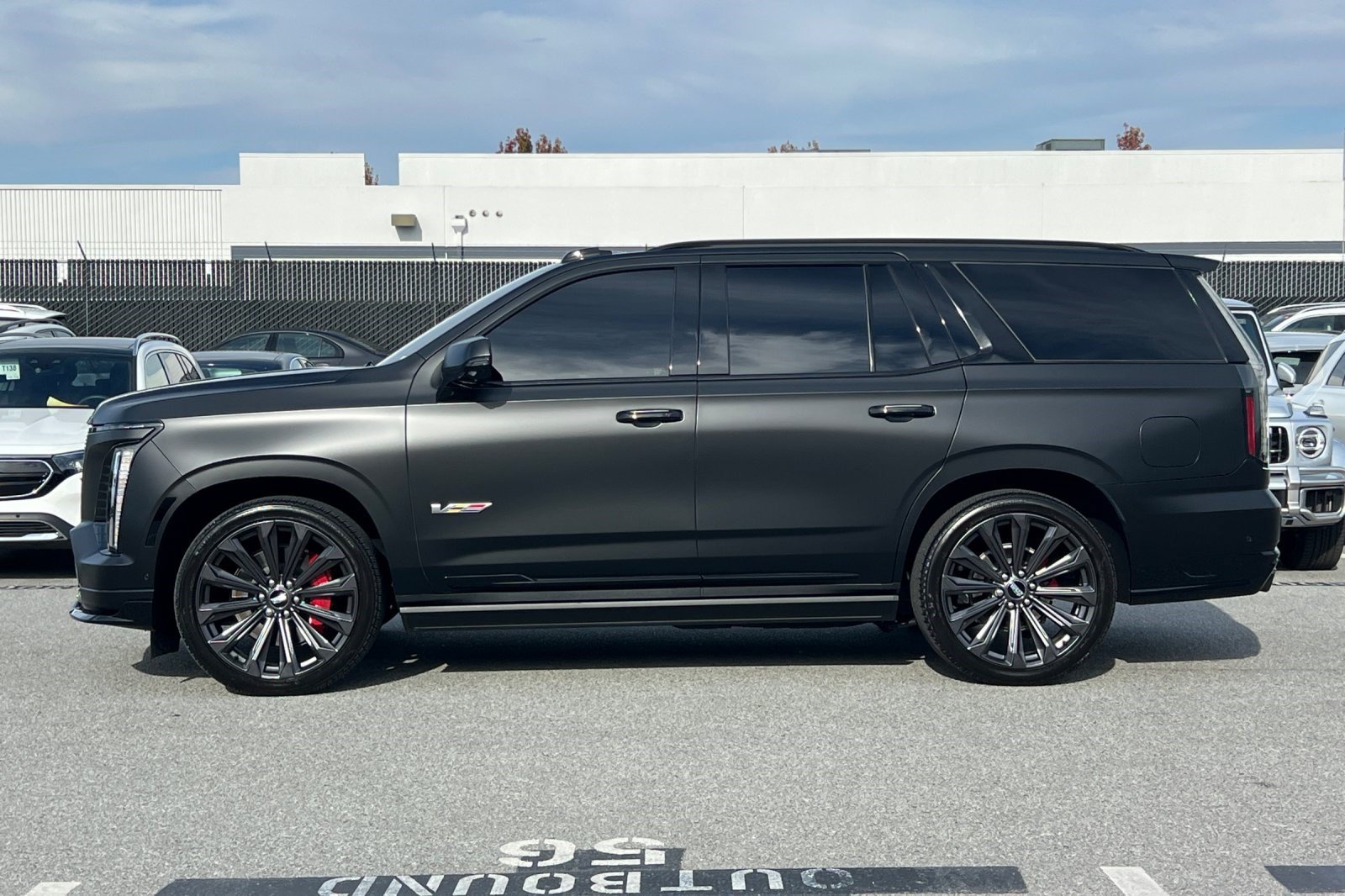 Used 2025 Cadillac Escalade V AWD/4WD image 2