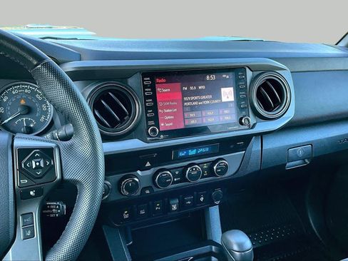 Used 2023 Toyota Tacoma TRD Sport w/ Technology Package AWD/4WD image 7