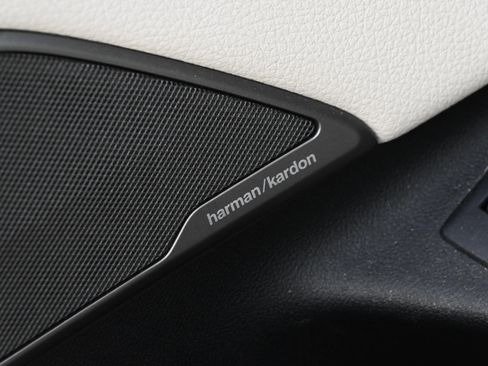 Used 2023 BMW 530i xDrive w/ Premium Package image 24