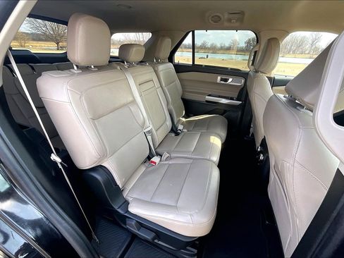 Certified 2023 Ford Explorer Limited AWD/4WD image 16