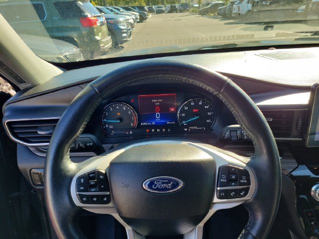 Used 2023 Ford Explorer Limited w/ Equipment Group 301A AWD/4WD image 26