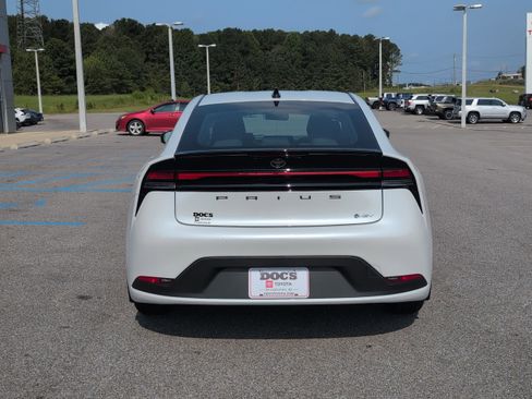 New 2026 Toyota Prius LE image 4