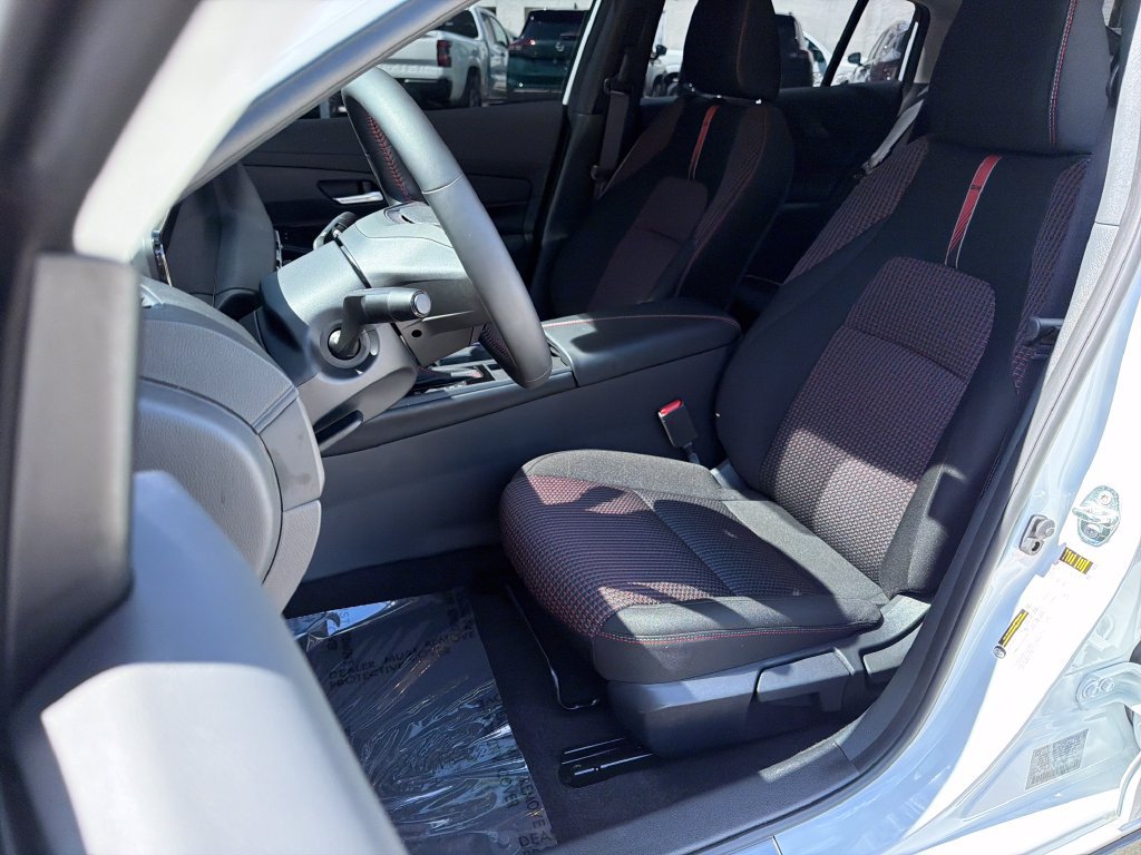 Used 2026 Nissan Sentra SR w/ Floor Mat Package FWD image 29