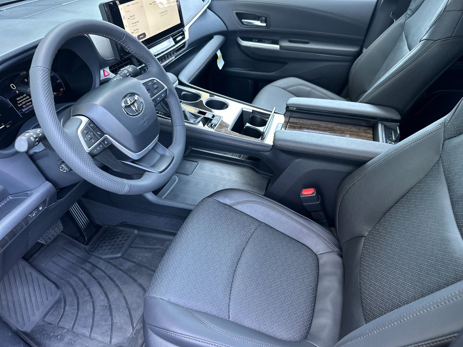 Used 2026 Toyota Sienna Limited FWD image 10