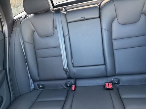 Certified 2024 Volvo V60 B5 Cross Country Plus w/ Protection Package Premier image 32