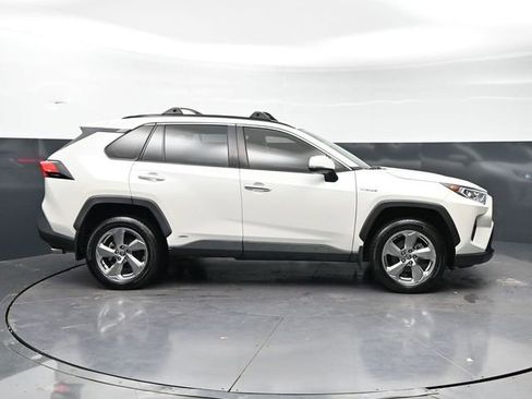 Used 2020 Toyota RAV4 Limited AWD/4WD image 4