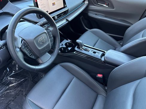 Used 2024 Toyota Prius XLE FWD image 10