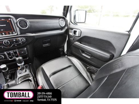 Used 2022 Jeep Gladiator Overland w/ Popular Equipment Package image 11