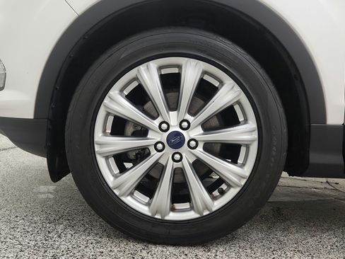 Used 2017 Ford Escape Titanium FWD image 38